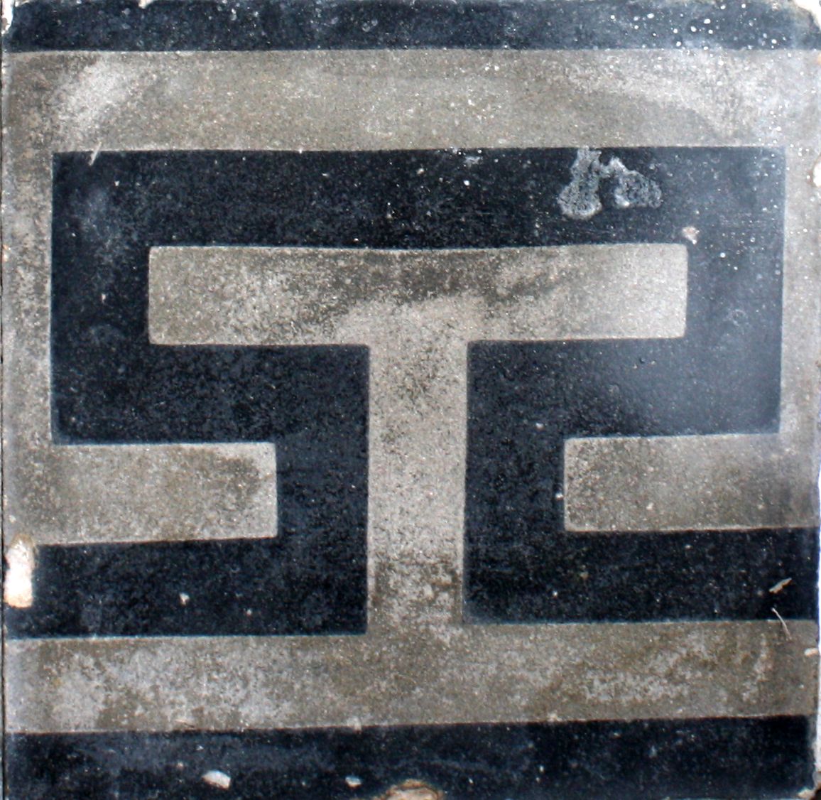 greca cementina di recupero decorata cg 38